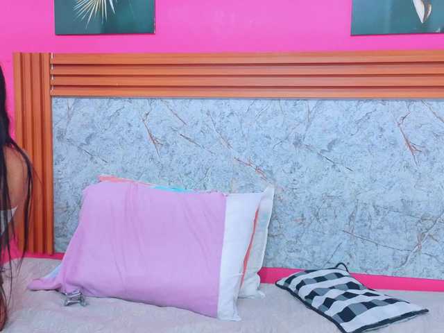 littleeemiily's BongaCams show and profile