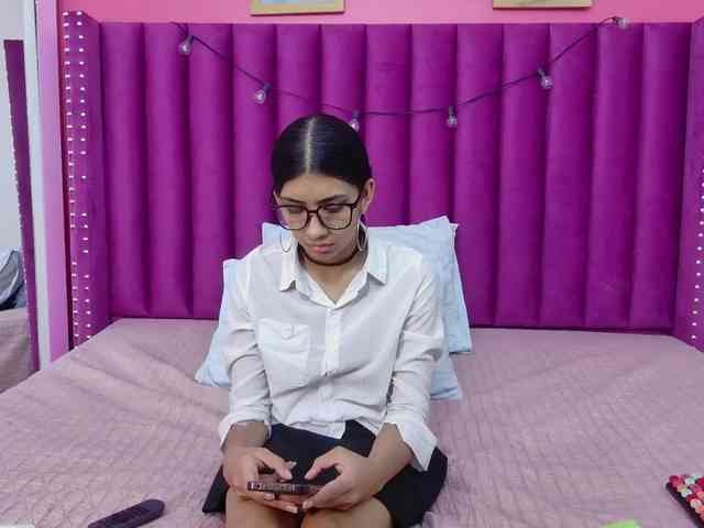 littleeemiily webcam