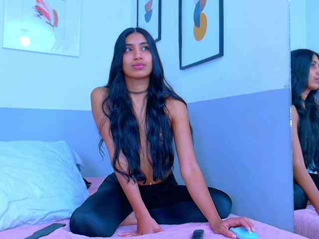 littleeemiily webcam