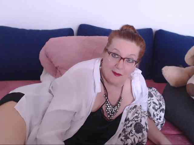 Classy-Lydya webcam