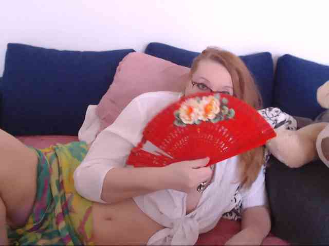 Classy-Lydya webcam