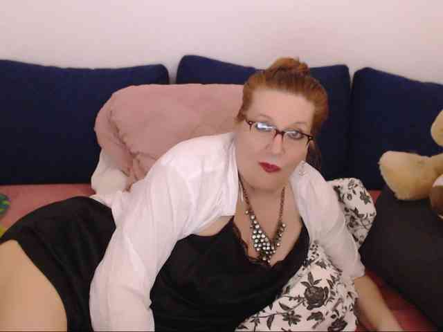 Classy-Lydya webcam