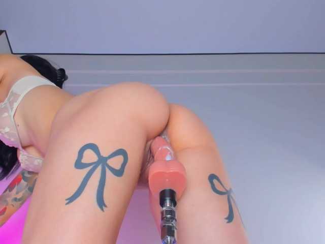 maakimo's BongaCams show and profile