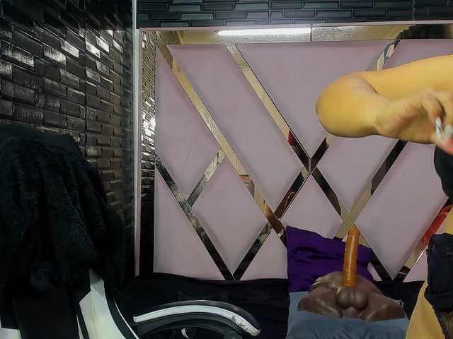 RachelleWoods69's BongaCams show and profile
