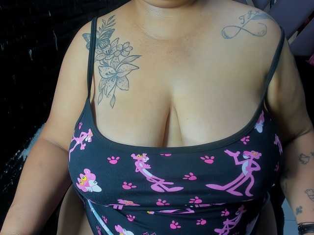 RachelleWoods69's BongaCams show and profile