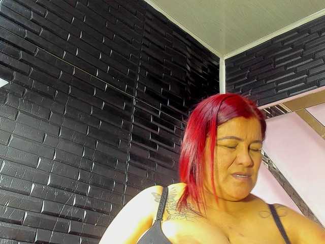 RachelleWoods69's BongaCams show and profile