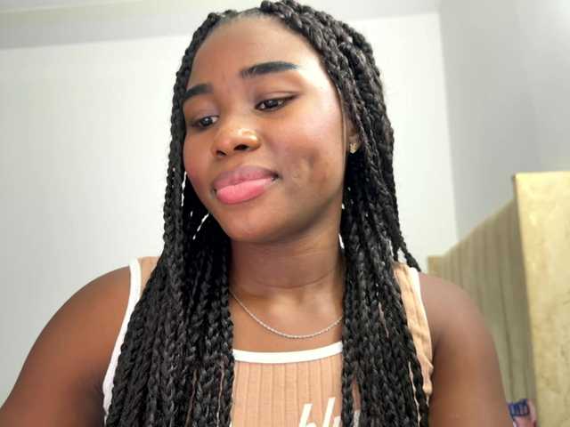 Girlstrong's BongaCams show and profile