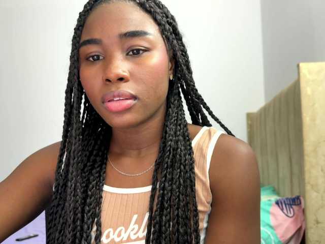 Girlstrong's BongaCams show and profile