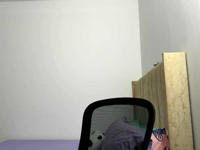 Girlstrong's BongaCams show and profile