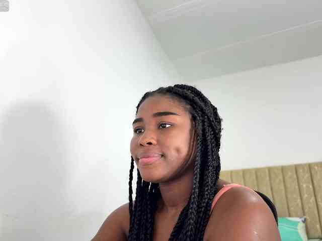 Sara_muscle webcam