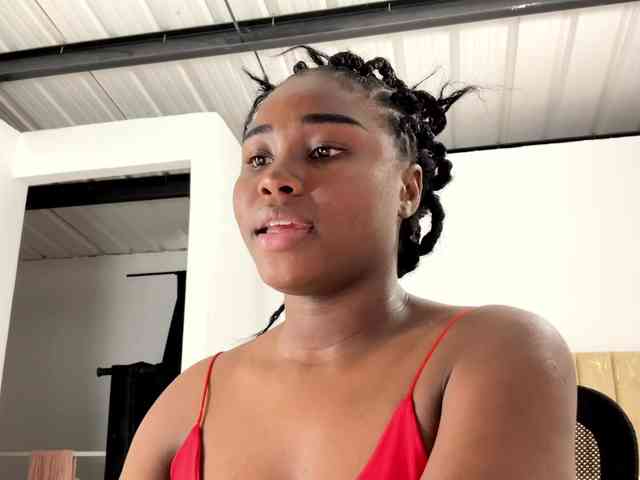 Sara_muscle webcam