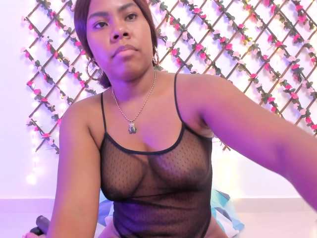 le modèle naughtyebonyy est en webcam porno dans un show sur le site bongacams, il possède les tags suivants: Ebony,Redhead,Shaved