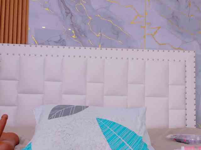 naughtyebonyy webcam