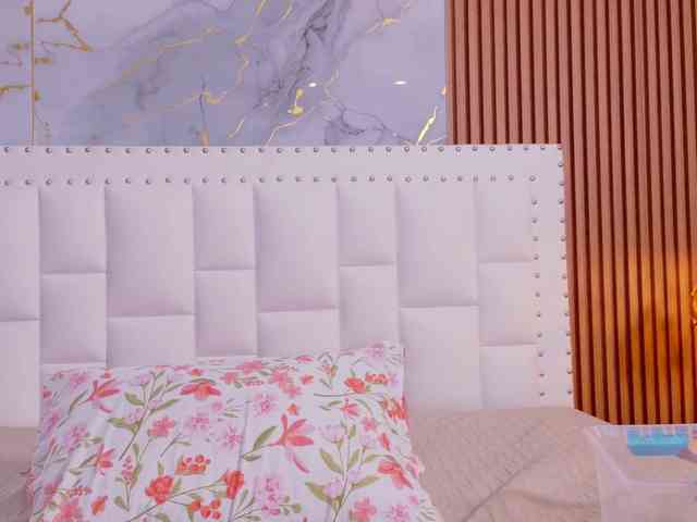 naughtyebonyy webcam