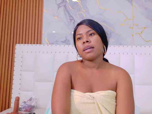 naughtyebonyy webcam