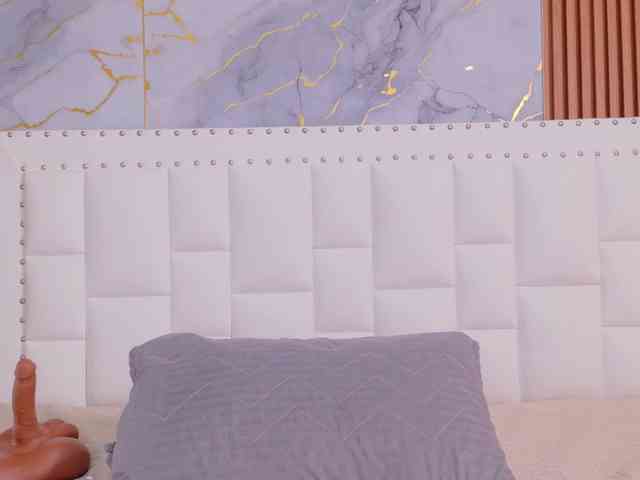 naughtyebonyy webcam