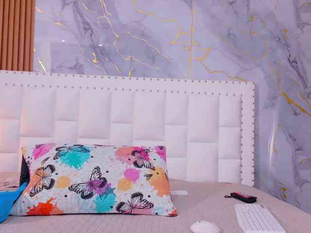 naughtyebonyy webcam