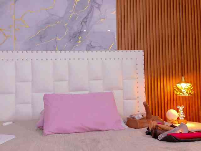 naughtyebonyy webcam