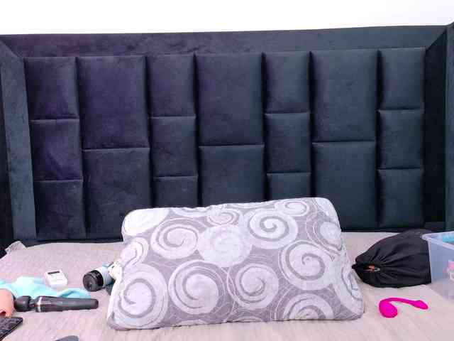 naughtyebonyy webcam