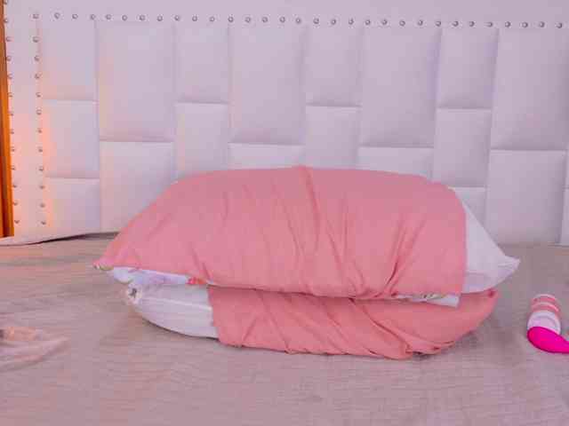 naughtyebonyy webcam