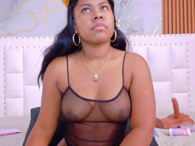 naughtyebonyy webcam