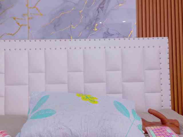 naughtyebonyy webcam