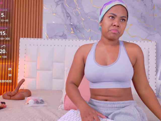 naughtyebonyy webcam