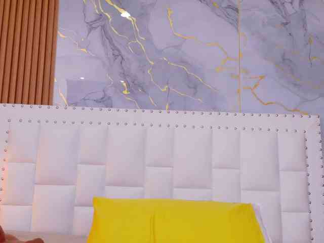 naughtyebonyy webcam