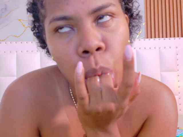 naughtyebonyy webcam