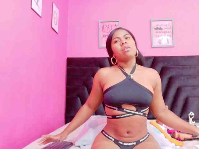 naughtyebonyy webcam