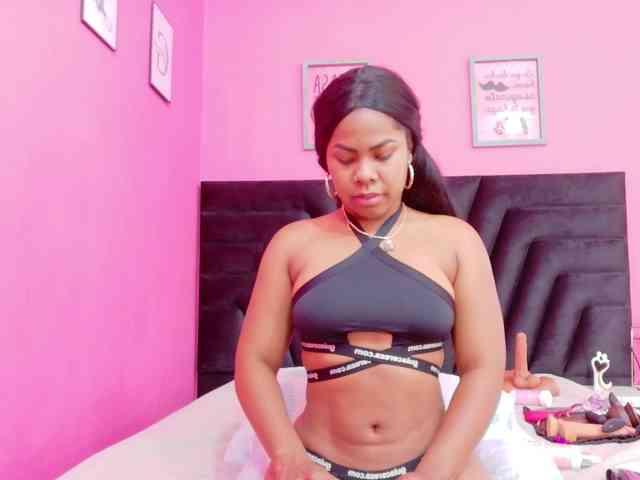 naughtyebonyy webcam