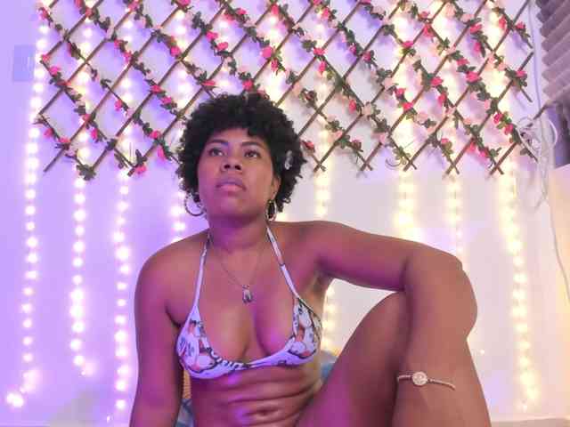 naughtyebonyy webcam