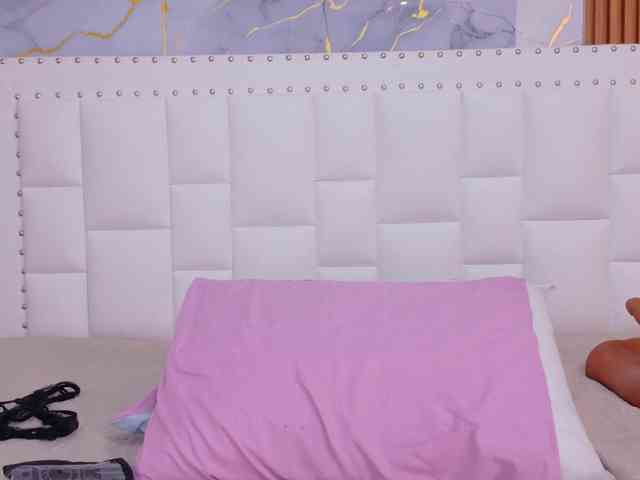 naughtyebonyy webcam