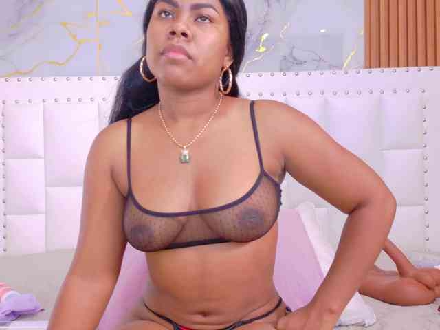 naughtyebonyy webcam