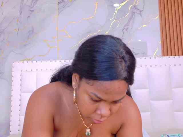 naughtyebonyy webcam