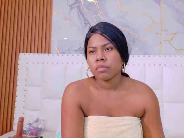 naughtyebonyy webcam