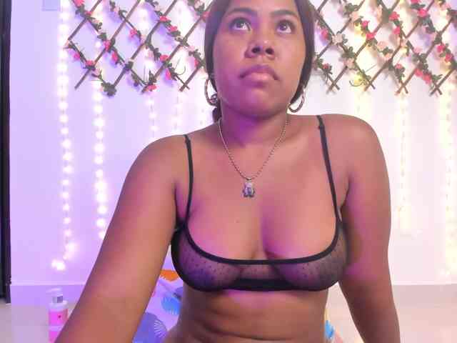 naughtyebonyy webcam