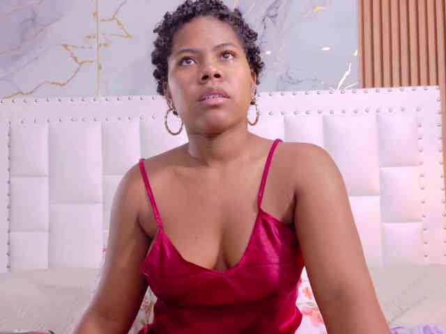 naughtyebonyy webcam