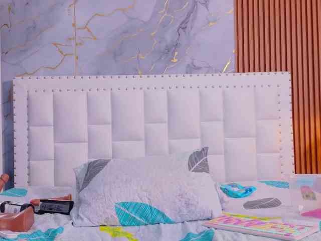 naughtyebonyy webcam