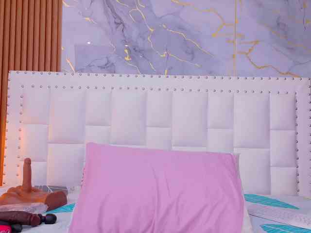 naughtyebonyy webcam