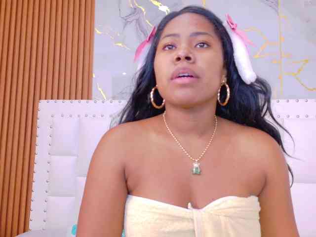 naughtyebonyy webcam