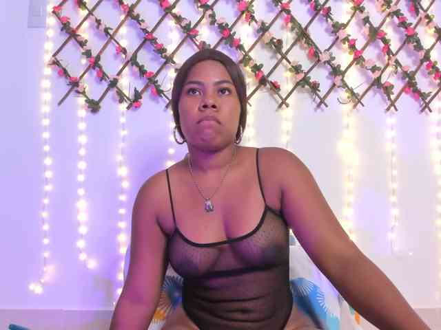 naughtyebonyy webcam