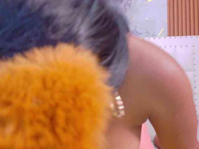 naughtyebonyy webcam