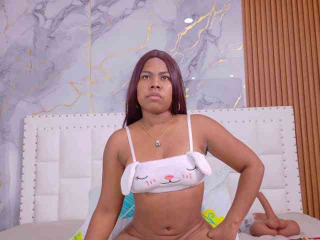 naughtyebonyy webcam