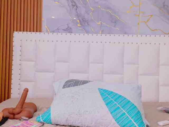 naughtyebonyy webcam