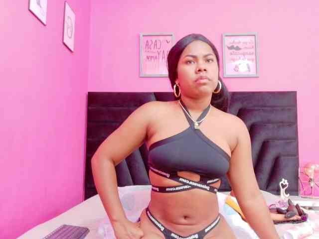 naughtyebonyy webcam