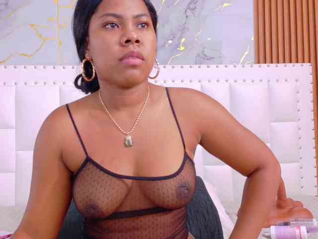 naughtyebonyy webcam