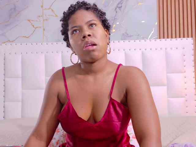 naughtyebonyy webcam