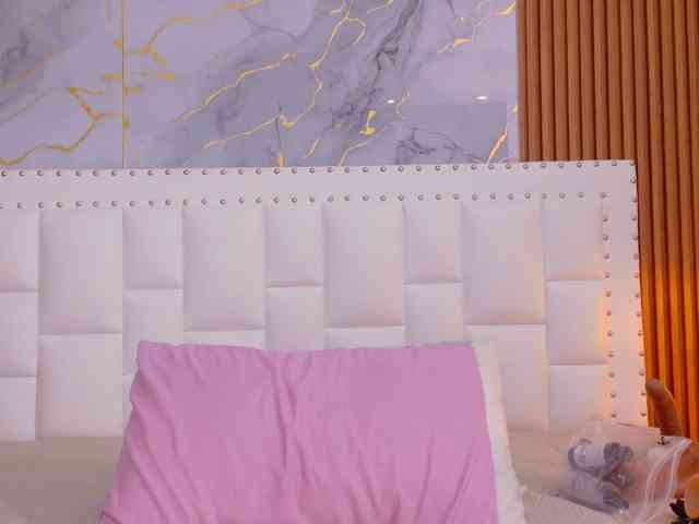 naughtyebonyy webcam