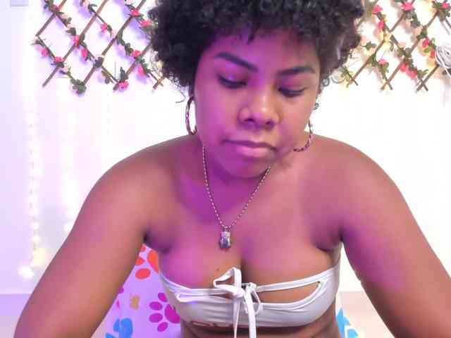 naughtyebonyy webcam